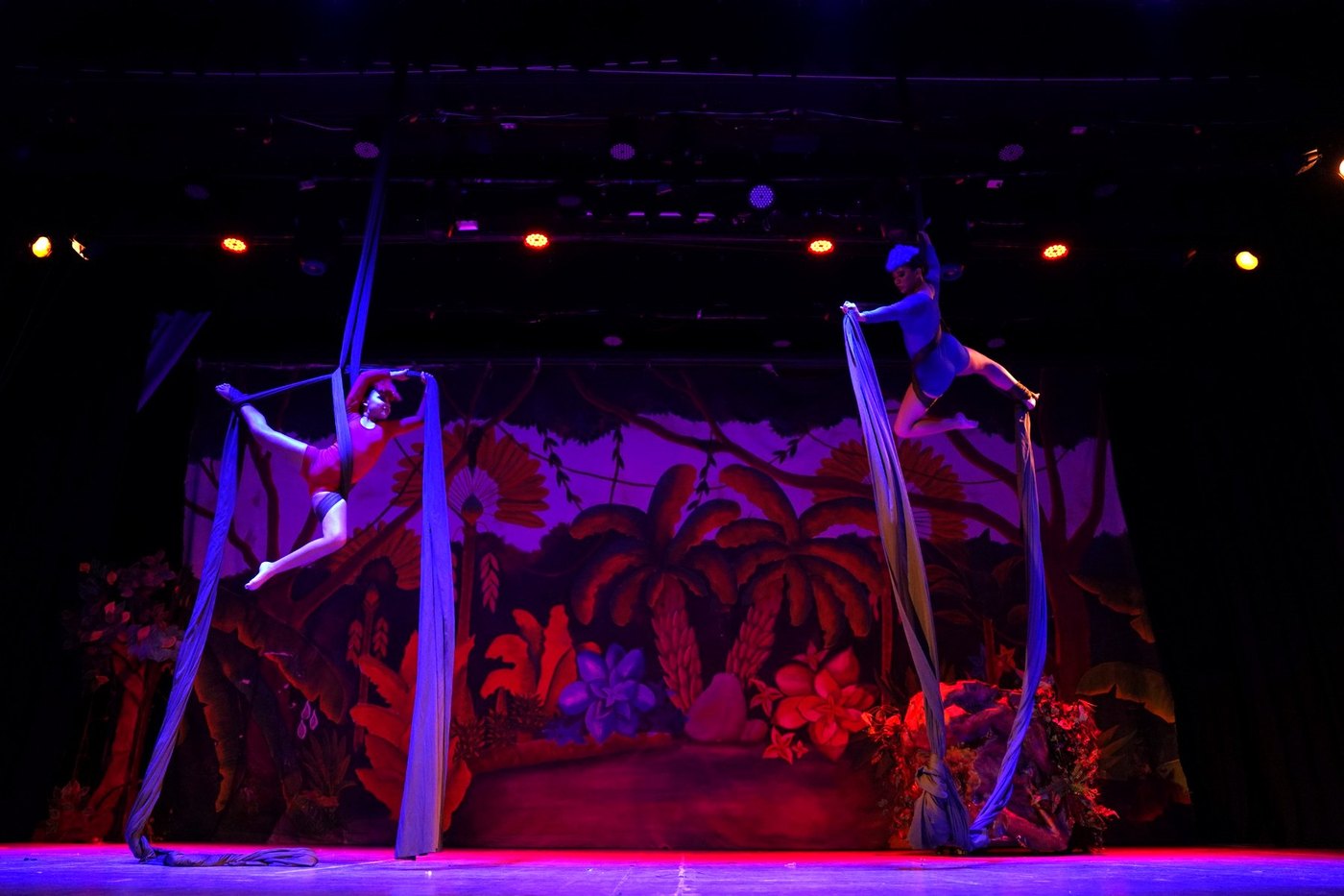 Presentación de Aerodanza en escenario